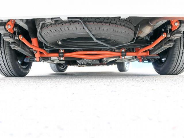 ハイエースバン スーパーＧＬ　ダークプライムＩＩ　バン　スーパーＧＬ　ダークプライムＩＩ　ワイドバン　４ＷＤ　ＵＩビークル強化スタビライザー　ショックアブソーバー　内装架装車ＭＲＴ　アルパインＢＩＧ－Ｘ１１ナビ　ＥＴＣ　間仕切りカーテン　ローダウン車（16枚目）