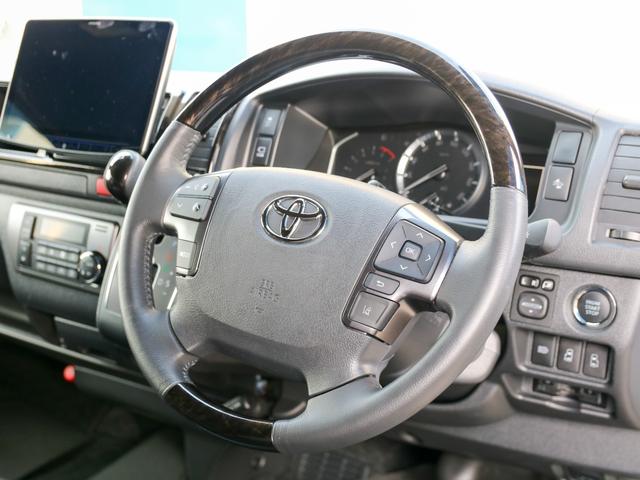ハイエースバン スーパーＧＬ　ダークプライムＩＩ　バン　スーパーＧＬ　ダークプライムＩＩ　ワイドバン　４ＷＤ　ＵＩビークル強化スタビライザー　ショックアブソーバー　内装架装車ＭＲＴ　アルパインＢＩＧ－Ｘ１１ナビ　ＥＴＣ　間仕切りカーテン　ローダウン車（17枚目）