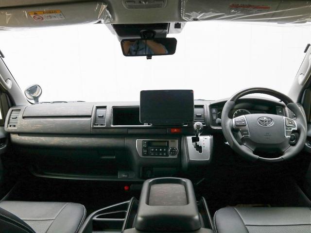 ハイエースワゴン GL ロング ワゴンGL 内装アレンジVer1 サイドテーブル アルパインBIG-X11ナビ ETC2.0 12.8型フリップダウンモニター ブラックエディション 艶有り ローダウン バッドフェイスボンネット(2枚目)