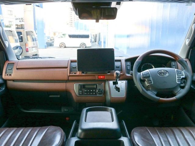 ハイエースバン スーパーGL ダークプライムII バン スーパーGL アースカラーパッケージ カスタム ブラックエディション シートカバー アルパインBIG-X11ナビ ETC2.0 オフロードパッケージ LED ベッドキット キャンピングカー(2枚目)