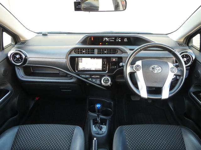 アクア Ｘ－アーバン　◇ＬＥＤ　◇純正ナビ　◇フルセグ　◇Ｂｌｕｅｔｏｏｔｈ　◇ＤＶＤ再生　◇バックカメラ　◇スマートキー　◇ＥＴＣ　◇ハーフレザーシート　◇純正アルミ　◇ルーフレール　◇横滑り防止　◇車検２年（18枚目）