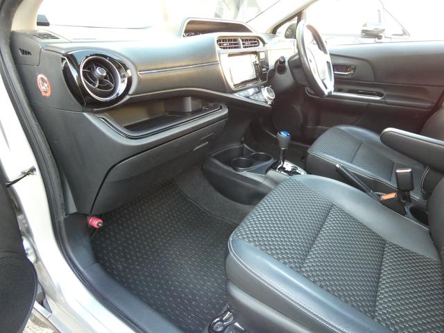 アクア Ｘ－アーバン　◇ＬＥＤ　◇純正ナビ　◇フルセグ　◇Ｂｌｕｅｔｏｏｔｈ　◇ＤＶＤ再生　◇バックカメラ　◇スマートキー　◇ＥＴＣ　◇ハーフレザーシート　◇純正アルミ　◇ルーフレール　◇横滑り防止　◇車検２年（22枚目）