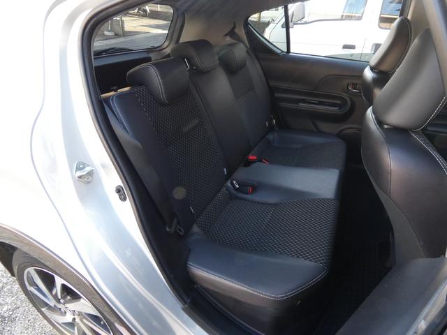 アクア Ｘ－アーバン　◇ＬＥＤ　◇純正ナビ　◇フルセグ　◇Ｂｌｕｅｔｏｏｔｈ　◇ＤＶＤ再生　◇バックカメラ　◇スマートキー　◇ＥＴＣ　◇ハーフレザーシート　◇純正アルミ　◇ルーフレール　◇横滑り防止　◇車検２年（23枚目）