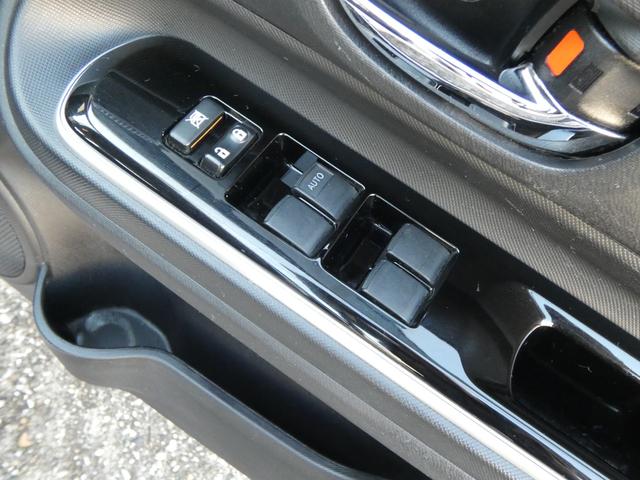 アクア Ｘ－アーバン　◇ＬＥＤ　◇純正ナビ　◇フルセグ　◇Ｂｌｕｅｔｏｏｔｈ　◇ＤＶＤ再生　◇バックカメラ　◇スマートキー　◇ＥＴＣ　◇ハーフレザーシート　◇純正アルミ　◇ルーフレール　◇横滑り防止　◇車検２年（29枚目）