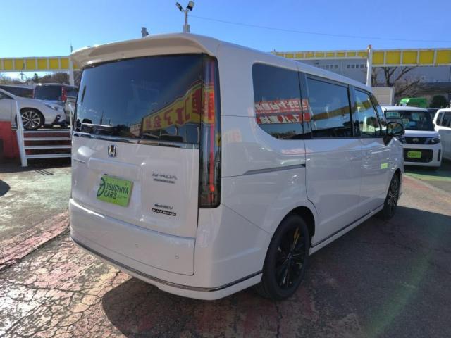 ステップワゴン ｅＨＥＶスパーダプレミアムラインブラックエディション　登録済未使用車　両ＡドアＬＥＤライト電動Ｒゲート衝突軽減Ｂ（11枚目）