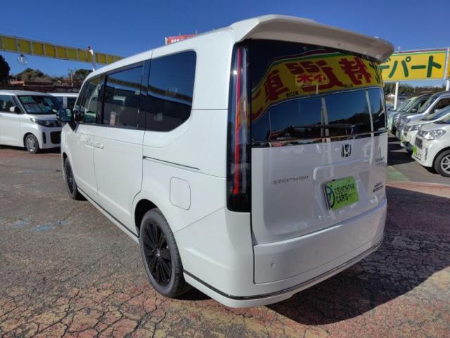 ステップワゴン ｅＨＥＶスパーダプレミアムラインブラックエディション　登録済未使用車　両ＡドアＬＥＤライト電動Ｒゲート衝突軽減Ｂ（12枚目）