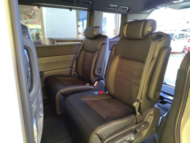 ステップワゴン ｅＨＥＶスパーダプレミアムラインブラックエディション　登録済未使用車　両ＡドアＬＥＤライト電動Ｒゲート衝突軽減Ｂ（21枚目）