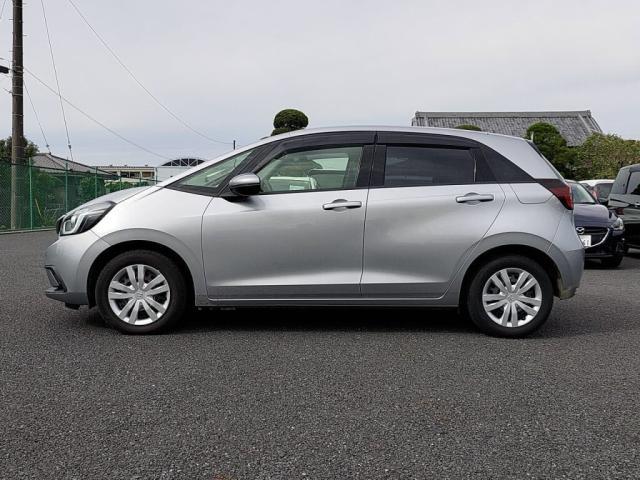 フィット ｅ：ＨＥＶベーシック　ＭナビＢカメラＥＴＣオートＡＣクルコン衝突軽減Ｂキーフリ（12枚目）