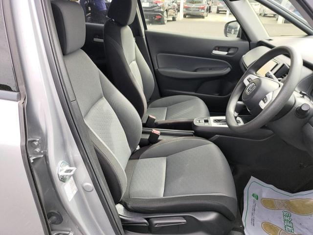 フィット ｅ：ＨＥＶベーシック　ＭナビＢカメラＥＴＣオートＡＣクルコン衝突軽減Ｂキーフリ（21枚目）