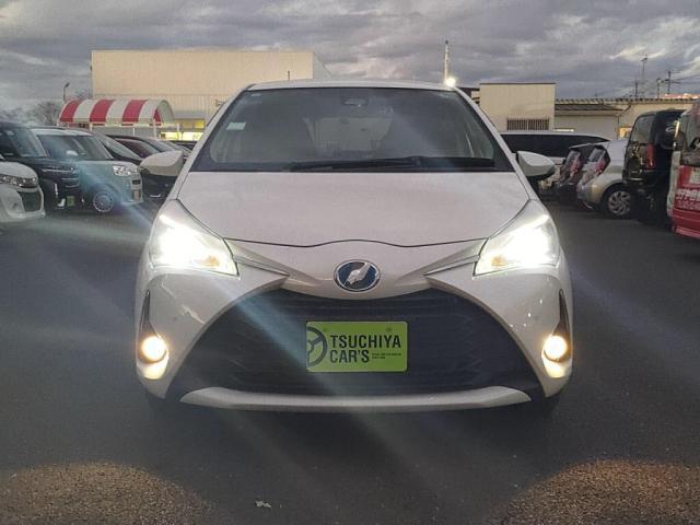 ヴィッツ ハイブリッドＦ　セーフティーエディションＩＩＩ　１２セグＭナビＢカメＬＥＤライＥＴＣ衝突軽減Ｂキーフリ外ＡＷ（9枚目）