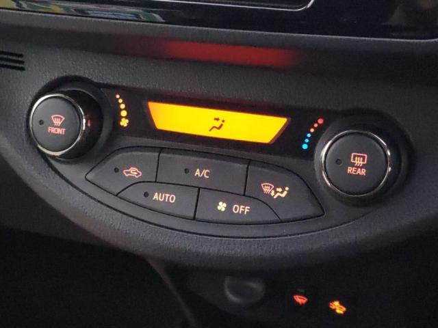 ヴィッツ ハイブリッドＦ　セーフティーエディションＩＩＩ　１２セグＭナビＢカメＬＥＤライＥＴＣ衝突軽減Ｂキーフリ外ＡＷ（14枚目）