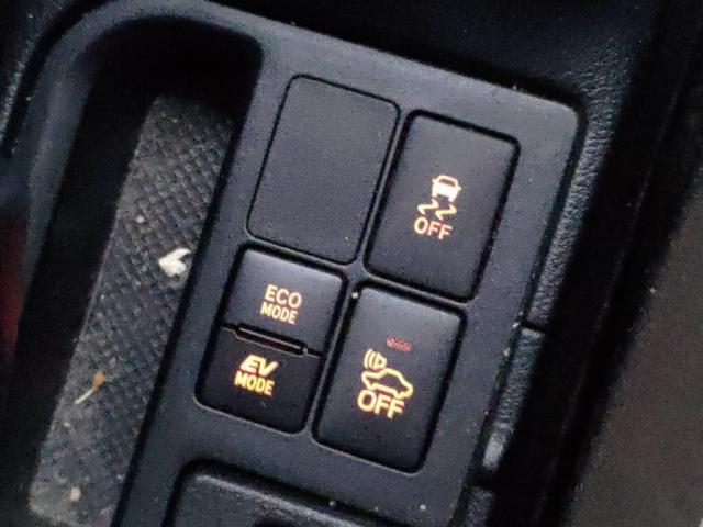 ヴィッツ ハイブリッドＦ　セーフティーエディションＩＩＩ　１２セグＭナビＢカメＬＥＤライＥＴＣ衝突軽減Ｂキーフリ外ＡＷ（16枚目）