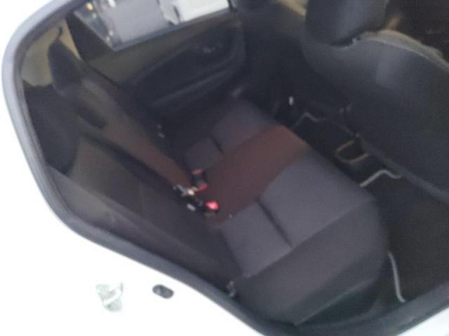 ヴィッツ ハイブリッドＦ　セーフティーエディションＩＩＩ　１２セグＭナビＢカメＬＥＤライＥＴＣ衝突軽減Ｂキーフリ外ＡＷ（24枚目）