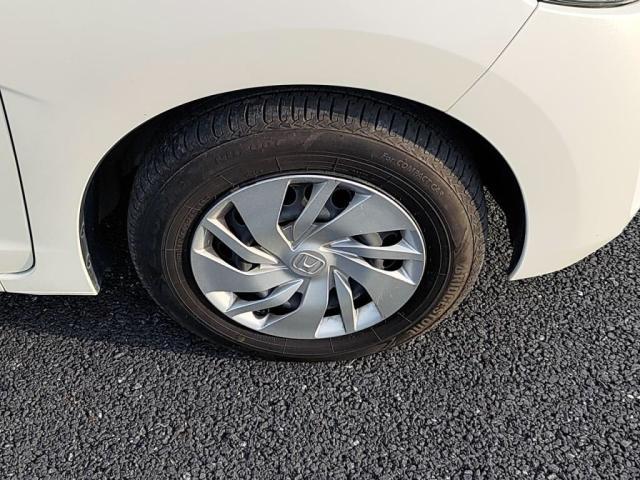 フィット １３Ｇ・Ｆ　地デジＭナビＢカメラＥＴＣオートＡＣアイドリングＳキーフリー（29枚目）