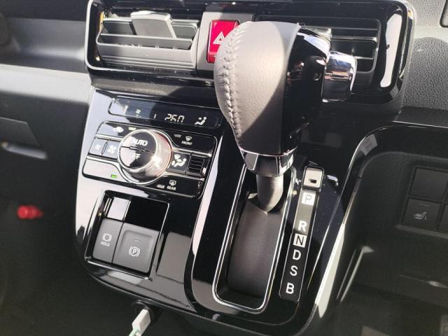 タント カスタムＲＳ　届出済未使用車　ＬＥＤライト両Ａドア衝突軽減ＢシートＨキーフ（15枚目）