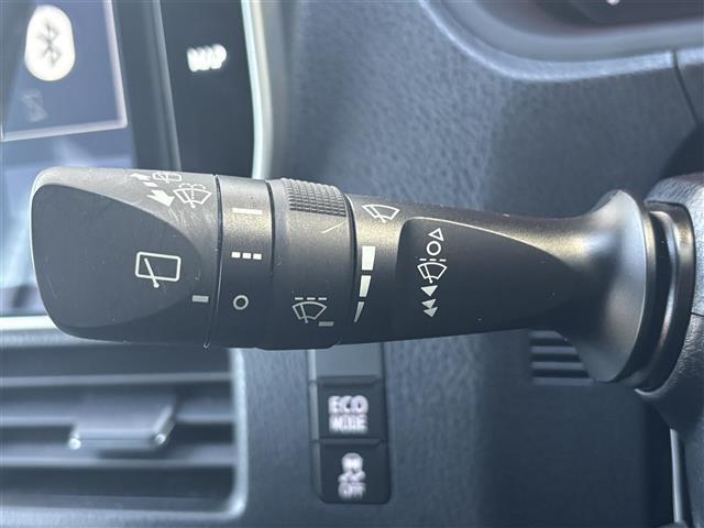 ノア Ｓｉ　ダブルバイビー　純正ナビ　ＡＭ／ＦＭ／ＣＤ／ＤＶＤ　Ｂｌｕｅｔｏｏｔｈ接続　クルーズコントロール　両側パワースライドドア　フルセグＴＶ　アイドリングストップ　ＥＴＣ　純正１６インチアルミホイール（12枚目）