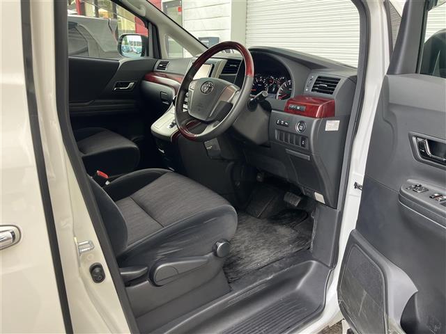 ヴェルファイア 2.4Z 純正ナビ CD DVD AM FM ワンセグTV バックカメラ ETC MTモード付AT プッシュスタート スマートキー 片側パワースライドドア 3列目シート HIDヘッドライト 純正フロアマット(18枚目)