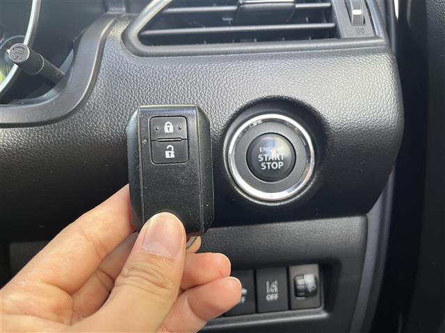 スイフト XRリミテッド 純正ナビ Bluetooth フルセグ CD DVD AM FM バックカメラ ビルトインETC ドライブレコーダー クルーズコントロール 社外15インチアルミホイール 純正フロアマット 盗難防止装置(13枚目)