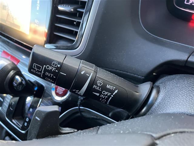 オデッセイ アブソルート・ＥＸ　純正ナビ　Ｂｌｕｅｔｏｏｔｈ接続　ＥＴＣ　ドライブレコーダー　クルーズコントロール　バックカメラ　運転席パワーシート　ＷＡＣ　フルセグテレビ　純正フロアマット　純正１８インチアルミホイール（11枚目）