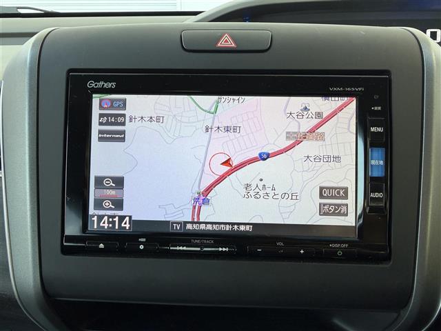 フリード Ｇ・ホンダセンシング　純正ナビ　Ｂｌｕｅｔｏｏｔｈ接続　ＥＴＣ　バックカメラ　後席用モニター　フルセグテレビ　三列シート　純正フロアマット　純正１５インチアルミホイール　両側パワースライドドア　横滑り防止装置（3枚目）