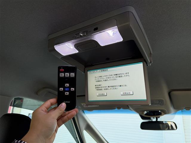 フリード Ｇ・ホンダセンシング　純正ナビ　Ｂｌｕｅｔｏｏｔｈ接続　ＥＴＣ　バックカメラ　後席用モニター　フルセグテレビ　三列シート　純正フロアマット　純正１５インチアルミホイール　両側パワースライドドア　横滑り防止装置（18枚目）