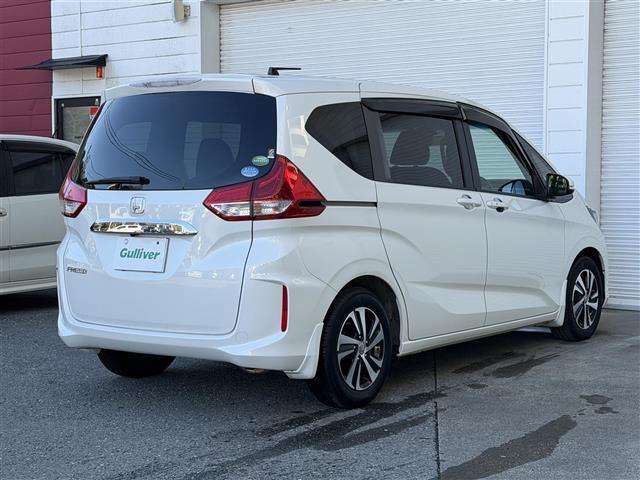 フリード Ｇ・ホンダセンシング　純正ナビ　Ｂｌｕｅｔｏｏｔｈ接続　ＥＴＣ　バックカメラ　後席用モニター　フルセグテレビ　三列シート　純正フロアマット　純正１５インチアルミホイール　両側パワースライドドア　横滑り防止装置（35枚目）