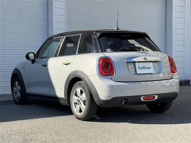 ＭＩＮＩ クーパーＤ　純正ナビ　Ｂｌｕｅｔｏｏｔｈ　ＵＳＢ　ＡＭ　ＦＭ　ＡＵＸ　ＥＴＣ　アイドリングストップ　プッシュスタート　スマートキー　ＬＥＤヘッドライト　ＭＴモード付ＡＴ　スペアキー　ターボ　盗難防止装置（43枚目）