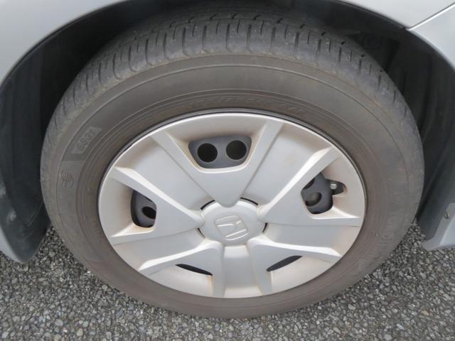 フィットハイブリッド ベースグレード　ナビ　ＣＤ　ＤＶＤ　ＴＶ　ＵＳＢ　ＡＵＸ　ラジオ　ＥＴＣ　オートエアコン　電動格納リモコンミラー　キーレス　クルーズコントロール　ドライブレコーダー　プライバシーガラス（15枚目）