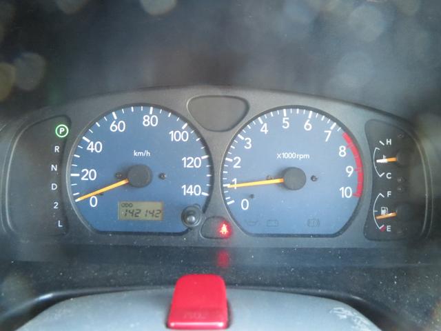 ジムニー ＸＣ　カセット　ＡＭ　ＦＭラジオ　ＥＴＣ　エアコン　リモコンミラー　キーレスエントリー　パワーステアリング　パワーウィンド　アルミホイール　４ＡＴ　４ＷＤ　ターボ　タイミングチェーンエンジン（4枚目）