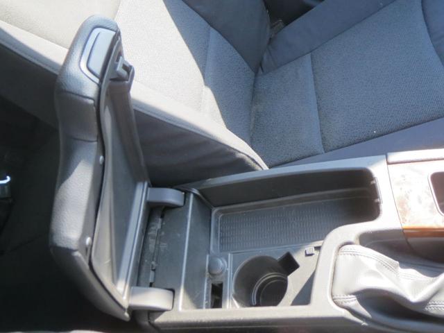 ３シリーズ ３２０ｉ　ナビ　ＣＤ　ＡＭ　ＦＭラジオ　ＡＵＸ　ＥＴＣ　オートエアコン　スマートキー　電動格納リモコンミラー　６エアバック　ＡＢＳ　ＥＳＣ　ＨＩＤヘッドライト　フォグランプ　アルミホイール　ＴチェーンＥｇ　ＦＲ（54枚目）