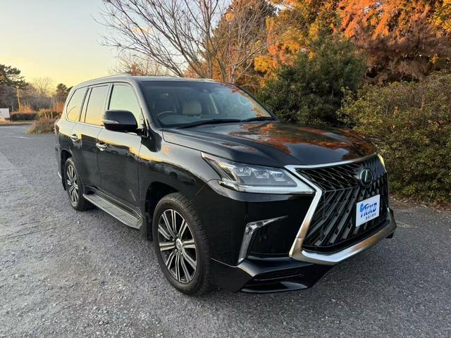 ＬＸ ＬＸ５７０　純正ナビ　３６０度カメラ　冷蔵庫　後席モニター　サンルーフ　ＥＴＣ　シートヒーター　　ＴＶ（3枚目）