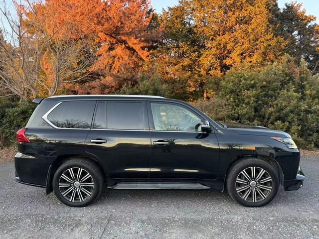 ＬＸ ＬＸ５７０　純正ナビ　３６０度カメラ　冷蔵庫　後席モニター　サンルーフ　ＥＴＣ　シートヒーター　　ＴＶ（7枚目）