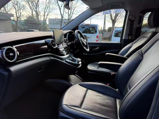 Ｖクラス Ｖ２２０ｄ　アバンギャルド　ロング　純正ナビ　３６０度カメラ　ＥＴＣ　ドライブレコーダー　両側パワースライド（17枚目）