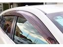 雨の日のドライブも快適なドアバイザー付きです!
