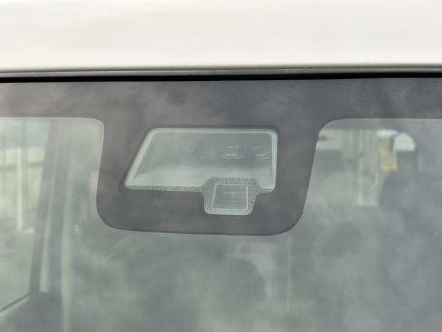 【安全装置】単眼カメラとレーザーレーダーを併用して前方の障害物等を認識する『デュアルセンサーブレーキサポート』を搭載！免許を取ったばかりの初心者さんからベテランさんまで、付いていてうれしい装備です☆