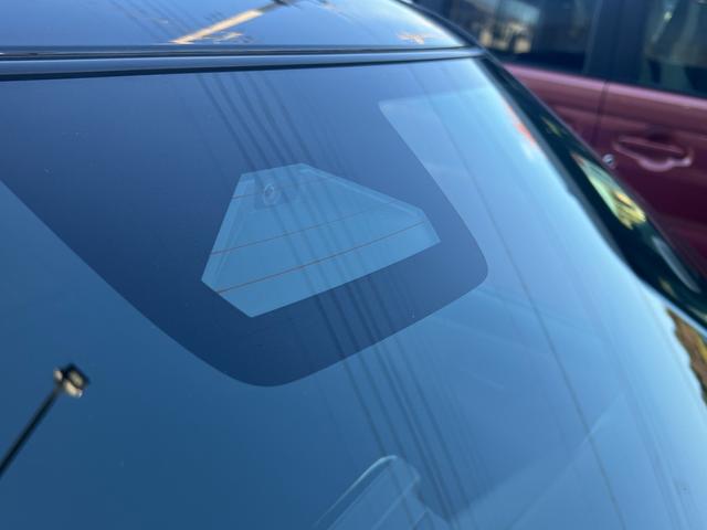 スイフト ＸＧ　ＬＥＤヘッドランプ　全車速追従機能ＡＣＣ　オートライト　衝突被害軽減システム　ＬＥＤヘッドランプ　オートライトシステム　アダプティブクルーズコントロール　キーレスプッシュスタートシステム　シートヒーター　ステアリングオーディオスイッチ　盗難抑止システム（4枚目）