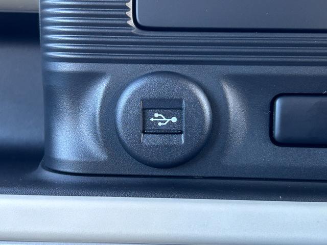 ワゴンＲスマイル ＨＹＢＲＩＤ　Ｘ　３型　クリームコーデ　全方位モニターナビ　全方位モニターナビ　スズキコネクト　衝突被害軽減システム　ＬＥＤヘッドランプ　両側パワースライドドア　アダプティブクルーズコントロール　マイルドハイブリッド　　ＵＳＢ電源ソケット　シートヒーター（72枚目）