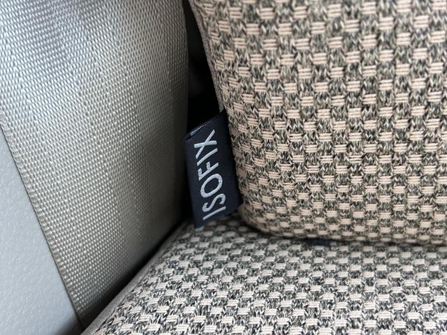 アルトラパン Ｇ　５型　ＵＳＢ電源ソケット　シートヒーター　衝突被害軽減システム　オートライトシステム　キーレスプッシュスタート　運転席シートヒーター　リモート格納ドアミラー　ＵＳＢ電源ソケット　アイドリングストップシステム　盗難抑止システム（38枚目）