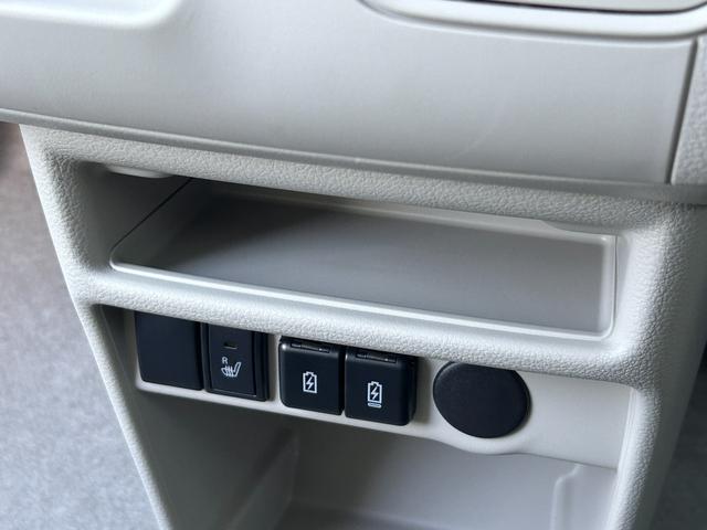 アルトラパン Ｇ　５型　ＵＳＢ電源ソケット　シートヒーター　衝突被害軽減システム　オートライトシステム　キーレスプッシュスタート　運転席シートヒーター　リモート格納ドアミラー　ＵＳＢ電源ソケット　アイドリングストップシステム　盗難抑止システム（58枚目）