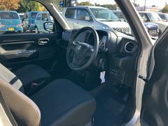 【６エアバック標準装備】ゆったり座れるシートです。運転席はシートヒーターが装備です。じんわりあたたまるシートヒーター◎うれしいですね 6