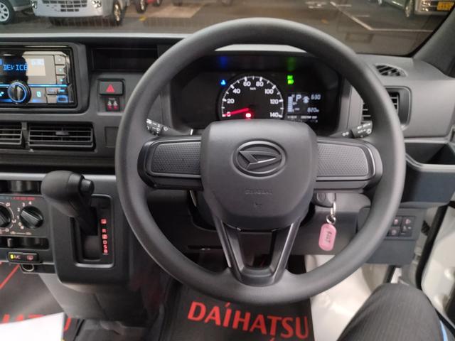 ハイゼットカーゴ DX サポカーSワイド適合 オーディオ エアコン アクセサリーソケット コーナーセンサー アイドリングストップ 光軸調整ダイヤル 横滑り防止機能 誤発進抑制機能 パワーウインドウ キーレス(12枚目)