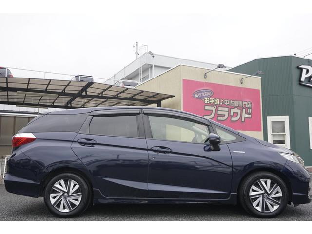 シャトル ハイブリッドＸスタイルエディション　１年保証付　車検令和９年１月迄　純正ナビ　フルセグ　バックカメラ　Ｂｌｕｅｔｏｏｔｈ　ミラー型ドライブレコーダー　ＥＴＣ　ステアリングスイッチ　クルーズコントロール　ＬＥＤヘッドライト　ＣＤ・ＤＶＤ（7枚目）