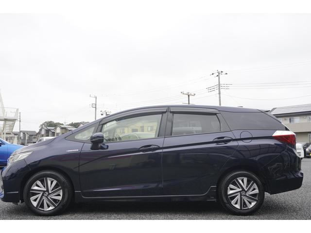 シャトル ハイブリッドＸスタイルエディション　１年保証付　車検令和９年１月迄　純正ナビ　フルセグ　バックカメラ　Ｂｌｕｅｔｏｏｔｈ　ミラー型ドライブレコーダー　ＥＴＣ　ステアリングスイッチ　クルーズコントロール　ＬＥＤヘッドライト　ＣＤ・ＤＶＤ（11枚目）