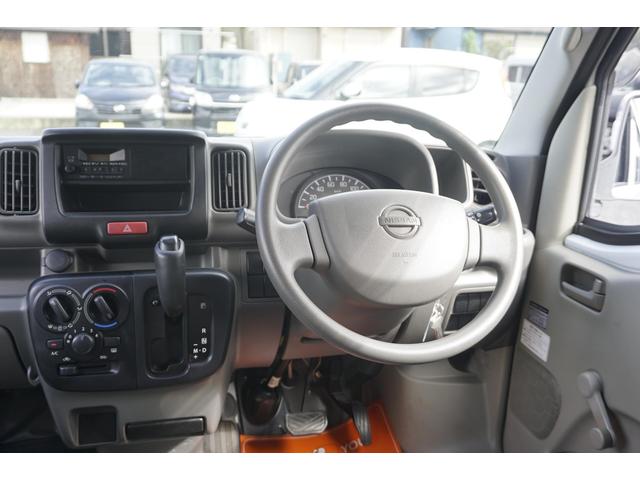 NV100クリッパーバン DX 1年保証付 純正オーディオ ラジオ 両側スライドドア ヘッドライトレベライザー スペアキー エアコン ドアバイザー 運転席・助手席エアバッグ(16枚目)