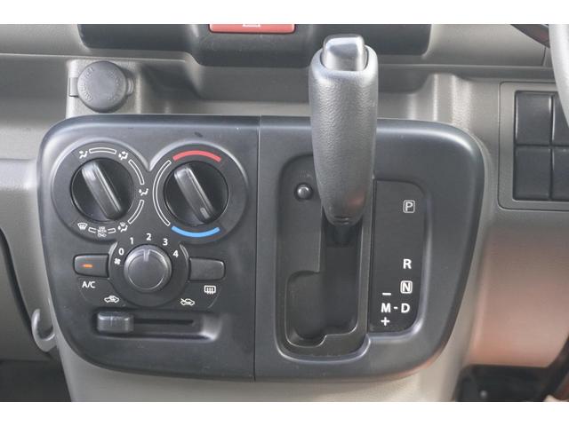 NV100クリッパーバン DX 1年保証付 純正オーディオ ラジオ 両側スライドドア ヘッドライトレベライザー スペアキー エアコン ドアバイザー 運転席・助手席エアバッグ(19枚目)