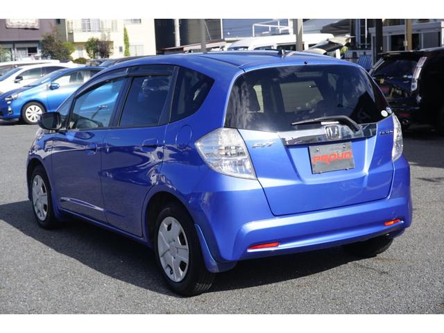 車両入庫チェックではエンジン・機関系をはじめ、電装装備、内装など１００項目以上のチェックをしています。試乗も行なっていますのでご安心下さい。