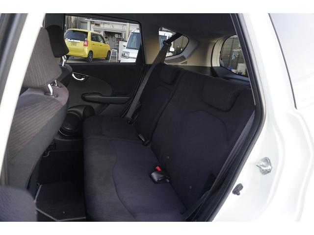 フィットハイブリッド スマートセレクション　１年保証付　純正ＨＤＤナビ　ワンセグＴＶ　バックカメラ　ＣＤ・ＤＶＤ再生　ステアリングスイッチ　ＨＩＤヘッドライト　オートライト　スマートキー　クルーズコントロール　オートエアコン　電動格納ミラー（39枚目）