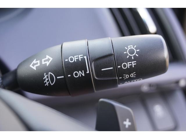 オデッセイ アブソルート　１年保証付　純正ＨＤＤナビ　ワンセグＴＶ　バックカメラ　ＥＴＣ　フリップダウンモニター　ＨＩＤヘッドライト　オートライト　ＣＤ・ＤＶＤ再生　スマートキー　クルーズコントロール　ステアリングスイッチ（22枚目）