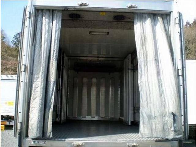 フォワード 冷凍冷蔵車　エアサス　保温車　二室二層　４ｔ　４トン　加温機（6枚目）