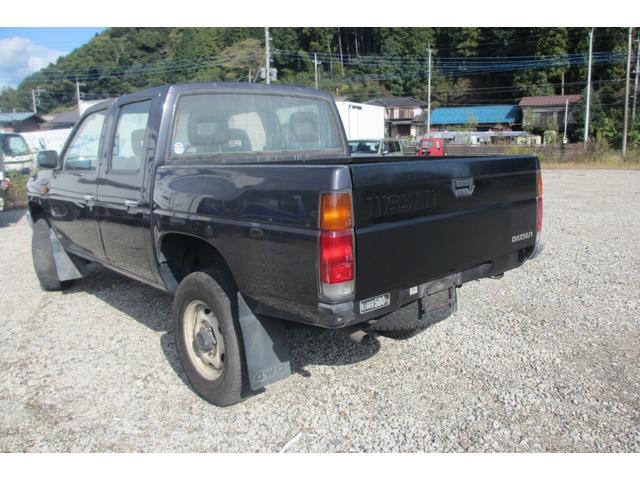 ダットサンピックアップ ダブルキャブ　ディーゼル　マニュアル　４ナンバー　小型貨物　ＫＣ－ＢＭＤ２１（3枚目）
